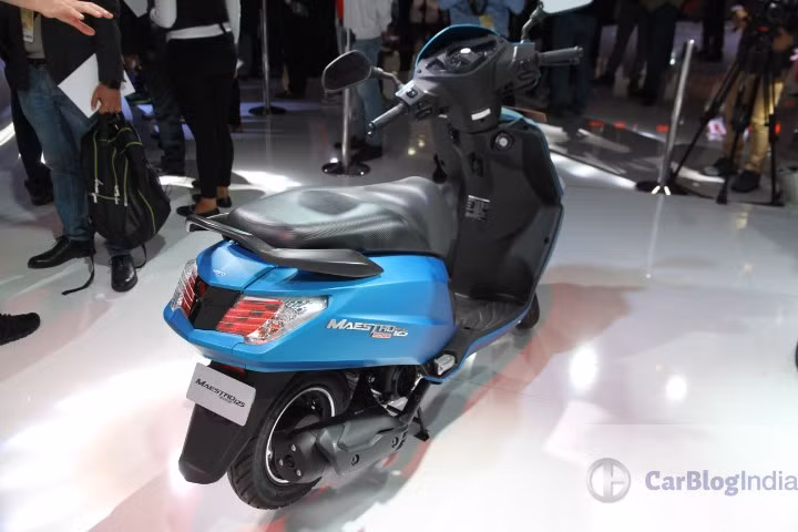 Hero Maestro Edge 125 mới được giới thiệu là mẫu xe tay ga thể thao nhắm tới các khách hàng trẻ tuổi, lại tiết kiệm xăng với công nghệ khởi động i3S (idle Stop-Start System).