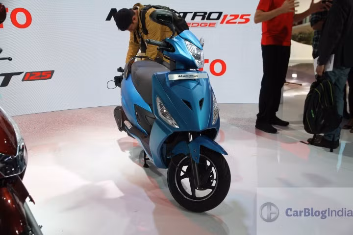 Theo nguồn tin từ tập đoàn Hero MotoCorp, mẫu xe ga siêu rẻ Hero Maestro Edge 125 mới dự kiến sẽ được tung ra tại thị trường Ấn Độ khoảng từ tháng 10 đến11/2018. Mẫu xe tay ga nhỏ gọn này có thiết kế hao hao giống Honda Lead từng gây sốt tại thị trường Việt Nam. Tuy nhiên nó có giá rất rẻ chỉ đến 55.000 INR (17,8 triệu đồng)