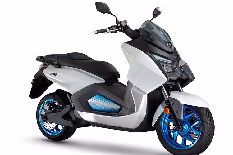 Đáng chú ý và cũng mạnh nhất là chế độ Power, khi đó xe tay ga này đạt vận tốc tối đa 130km/h, trong khi của chế độ Normal và ECO lần lượt là 110km/h và 90km/h.