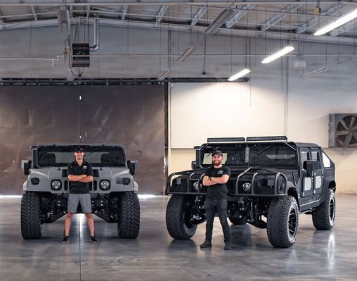 Mil-Spec Automotive đến từ Mỹ chính là hãng độ đã tạo ra những xe Hummer H1 đặc biệt thậm chí làm theo yêu cầu và sở thích của khách hàng.