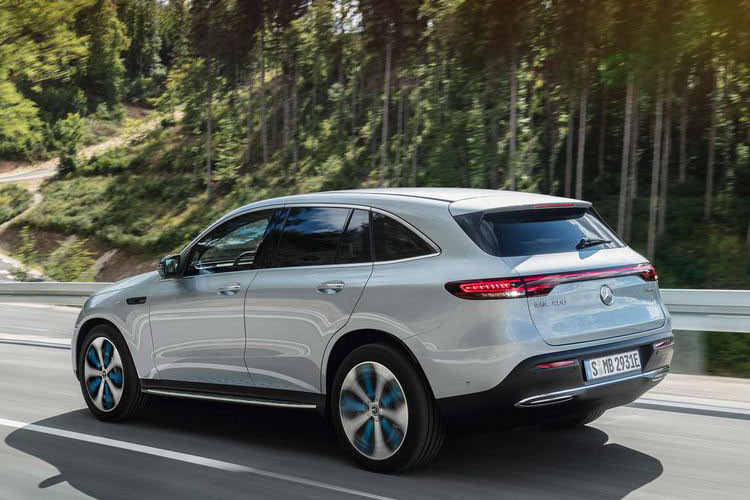 Mercedes-Benz EQC chạy điện được lấy cảm hứng thiết kế từ Generation EQ (chiếc xe điệnconcept ra mắt tại triển lãm Paris Motor Show 2016)