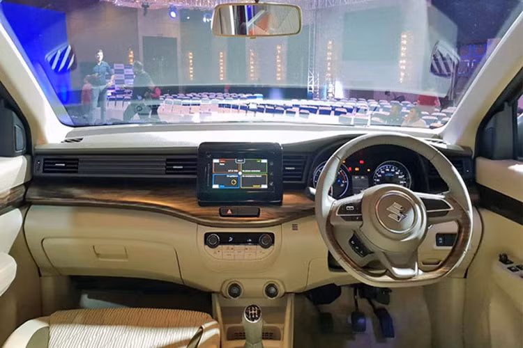 Nội thất không có nhiều thay đổi so với thế hệ cũ.