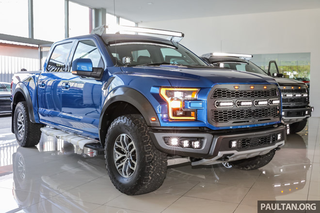 Mẫu siêu bán tải Ford F-150 Raptor chính thức được bán tại Malaysia với giá 788.000 RM (khoảng 4,4 tỷ đồng). Đáng chú ý, xe được bán dưới tên gọi Sutton Monster Raptor, ngoài việc được đổi tên và thay đổi chút ít về ngoại hình, mẫu xe thực chất vẫn sử dụng nền tảng F-150 Raptor.