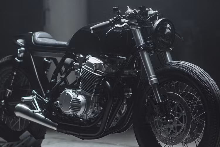 Là một trong những lò độ đang hot hiện nay Hookie Co vừa cho ra lò mẫu độ mới nhất là chiếc Honda CB750 K7 đời 1978 đẹp huyền bí.