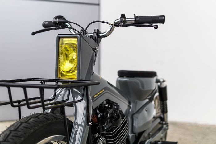 Ngoài động cơ được thay thế hoàn toàn thì hầu như các chi tiết ngoại hình khác không được can thiệp nhiều.