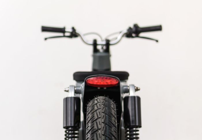 Ghế ngồi phía sau bị loại bỏ.