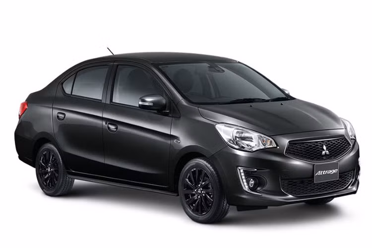 Về thiết kế, có thể nhận thấy mẫu xe sedan Mitsubishi Attrage 2019 có sự khác biệt nằm ở phần lưới tản nhiệt. Theo đó, bộ lưới tản nhiệt phía trước dạng tổ ong thay thế cho kiểu 3 thanh mạ crôm đặt ngang như trước.