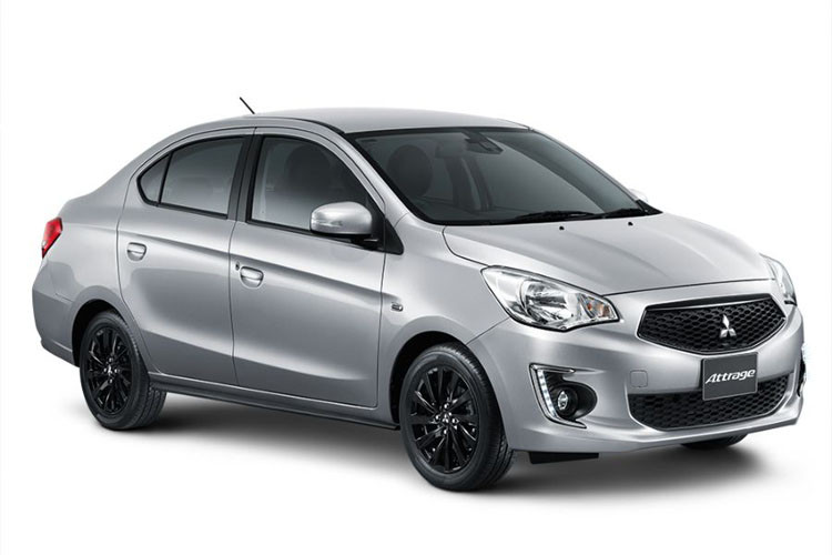 Attrage 2019 vẫn sử dụng khối động cơ xăng MIVEC 1,2 lít 4 xi-lanh, DOHC, cho ra 78 mã lực và mô-men xoắn cực đại 100Nm, đi kèm là hộp số biến thiên vô cấp INVECS-III CVT. Thiết lập này cho phép Attrage 2019 chỉ tiêu thụ khoảng 4,29 lít xăng trên mỗi 100km.