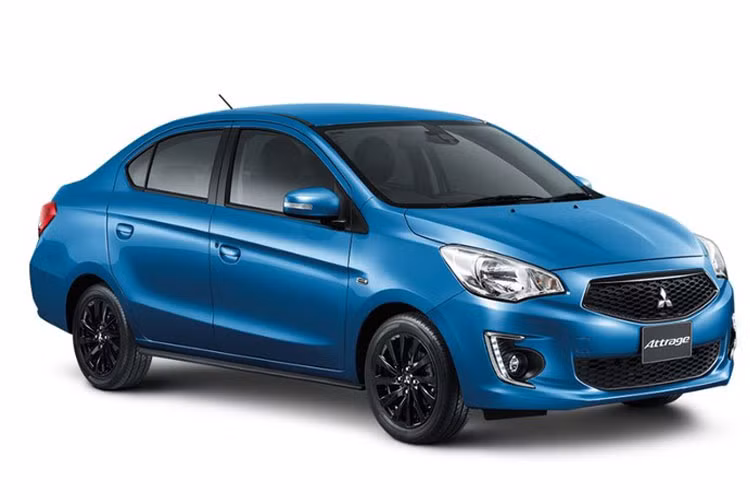 Mẫu xe Mitsubishi Attrage 2019 vừa ra mắt thị trường Thái Lan với một vài cải tiến nhẹ nhàng ở cả ngoại thất lẫn nội thất và một số công nghệ trang bị bên trong với giá khởi điểm 483.000 Baht (khoảng 341,7 triệu đồng). Điều này giúp chiếc sedan hạng B tăng thêm sức cạnh tranh so với các đối thủ cùng phân khúc.