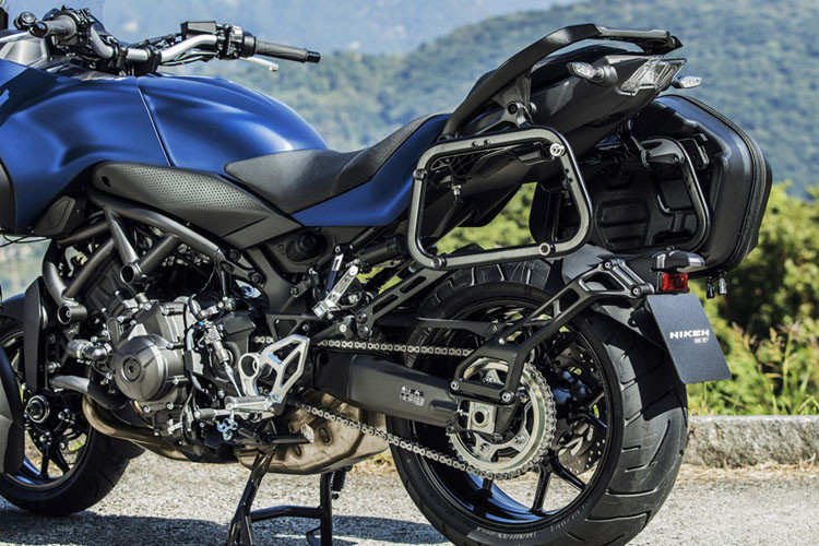 Động cơ này đem tới cho chiếc xe công suất tối đa 115 mã lực tại tua máy 10.000rpm và mô-men xoắn cực đại 87,5Nm tại 8.500rpm. Các hệ thống hỗ trợ người lái cũng được giữ nguyên như sang số nhanh không cần bóp côn quickshift, điều khiển lực kéo, hệ thống lái đa chế độ D-Mode và giữ ga tự động.