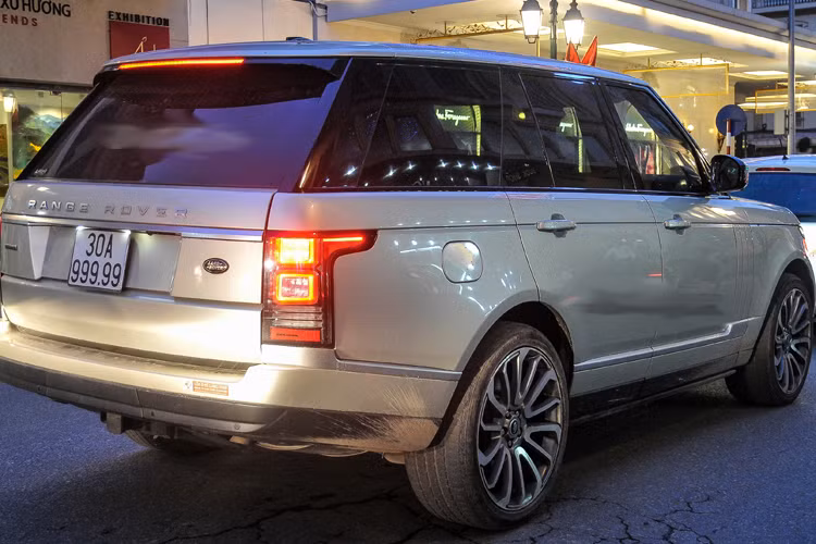 SUV Ranger Rover tiền tỷ mang biển ngũ quý 9 hàng độc.