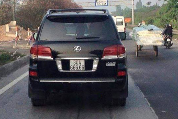 Xe sang Lexu LX570 biển ngũ quý 6, một trong những con số ý nghĩa nhất trong các dãy số bởi theo quan niệm của người Việt Nam, số 6 tượng trưng “Lộc”.