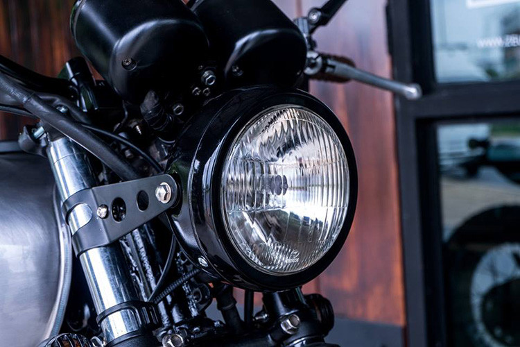 Đầu xe không có thay đổi gì nhiều so với nguyên bản.