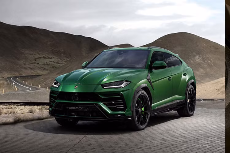Lamborghini Urus sẽ sở hữu cánh gió trước hung hăng hơn với các viền bao quanh thanh cản va dày hơn. Nẹp sườn hai bên tinh chỉnh và các cánh lướt gió phía sau được sửa đổi.