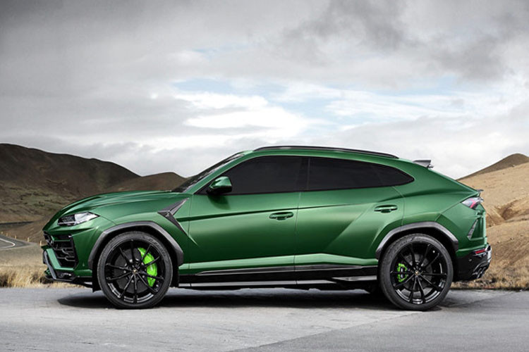So với nguyên bản, SUV Lamborghini Urus độ xe quân đội này có ốp vòm bánh được nới rộng đồng nghĩa mâm xe cũng lớn hơn.