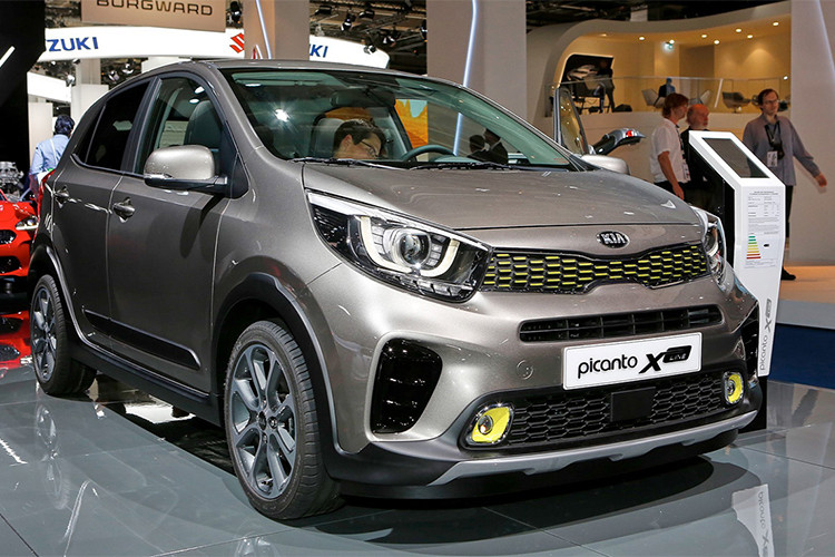 Hoàn thiện hệ truyền động là hộp số tự động 4 cấp và không còn tùy chọn số sàn như trước. Ở Malaysia, Picanto sẽ được bán ra với 5 lựa chọn màu sắc ngoại thất, gồm có Pop Orange, Lime Light, Honey Bee, Clear White và Titanium Silver.