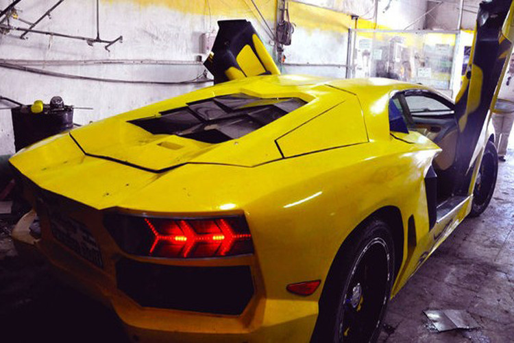 Tất cả các bộ phần trong phần thân xe, bên trong chiếc xe đều "coppy" y nguyên nguyên bản.