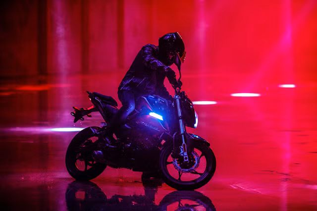 Nhà sản xuất cho biết, xe có khả năng đạt tốc độ tối đa ngoài 130 km/h. Giá xe GPX Razer 220 được đề xuất tại thị trường Thái Lan khoảng 69.500 Baht (tương đương với 52 triệu đồng).