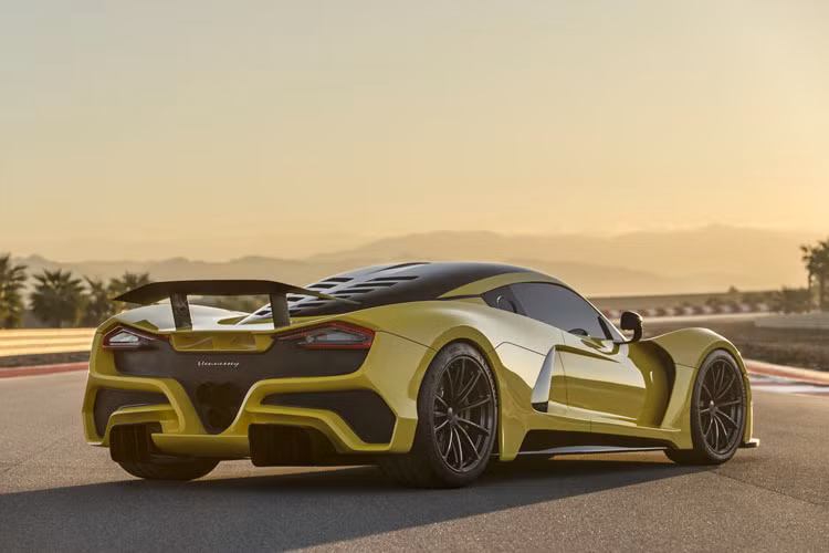 Đáng chú ý hơn là mẫu siêu xe này chỉ có 24 chiếc được sản xuất, 15 chiếc đã có chủ.