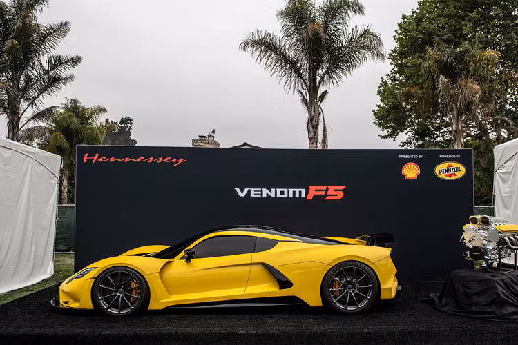 Theo tiết lộ ban đầu, Venom F5 sẽ chỉ sử dụng dầu động cơ Pennzoil Platinum 10W-60 Full Synthetic và xăng Shell V-Power NiTRO+ Premium để vận hành.