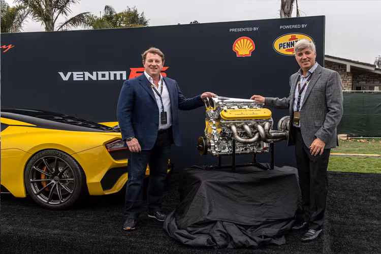 Được biết, hãng siêu xe Hennessey đã tốn gần 5 năm mới phát triển xong động cơ cho siêu xe này. Động cơ V8 tăng áp kép (twin-turbo), dung tích 7.6L tùy chỉnh của Venom F5 cho công suất trên 1.600 mã lực ở vòng tua máy 7.200 vòng/phút và mô-men xoắn cực đại 1.762 Nm tại 4.400 vòng/phút.