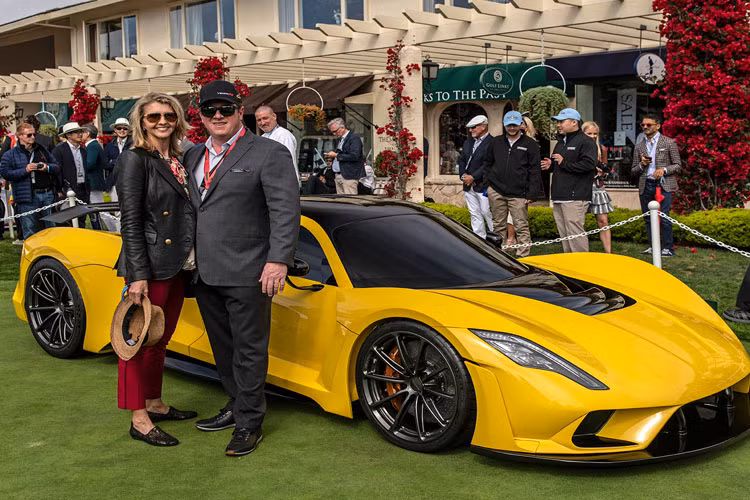 Sự trình diện của siêu xe nhanh nhất thế giới này thu hút nhiều người hâm mộ quan tâm.