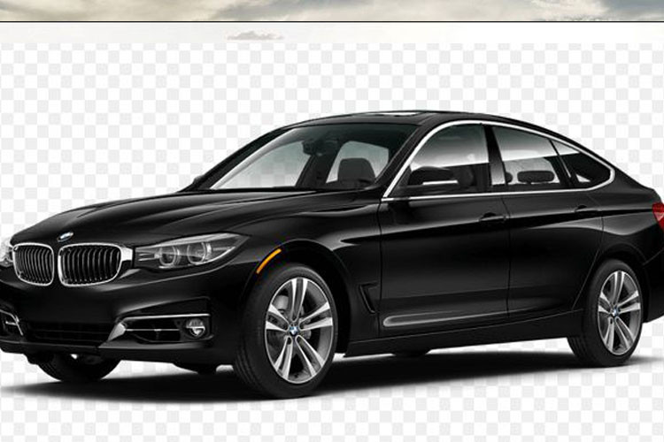 Bằng mắt thường có thể thấy nét hao hao giống nhau giữa Kia K3 GT 2018 và siêu phẩm BMW 6-Series Gran Turismo. Mâm xe Kia K3 GT cũng rất giống có điều nó là đa chấu 18 inch (khác BMW 5 chấu), đường viền màu đỏ xung quanh trục bánh.