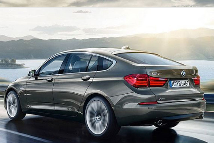 Thiết kế cụm đèn hậu có phần giống với BMW 6-Series Gran Turismo