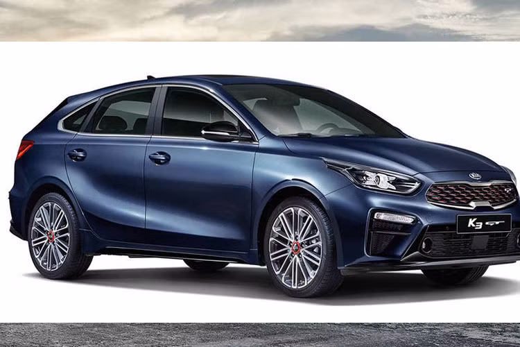  Kia K3 GT 2018 dự kiến sẽ chính thức được ra mắt tại Hàn Quốc vào tháng sau. Những hình ảnh đầu tiên của mẫu xe này được dần được hé lộ. Tuy nhiên điều đáng quan tâm là thiết kế của Kia K3 GT 2018 được cho là rất giống mẫu xe BMW 6 Series Gran Turismo từng rất nổi tiếng.