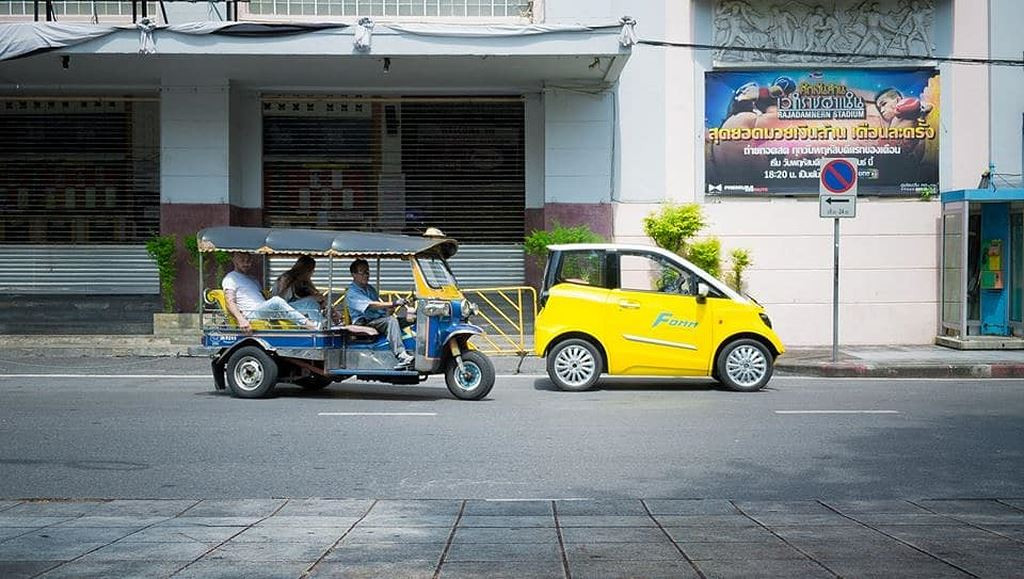 Dung lượng pin của xe TC9 đã được nâng từ mức 100km lên tới 160km và vô-lăng đổi từ kiểu tay cầm giống xe máy sang dạng tay nắm của ôtô.