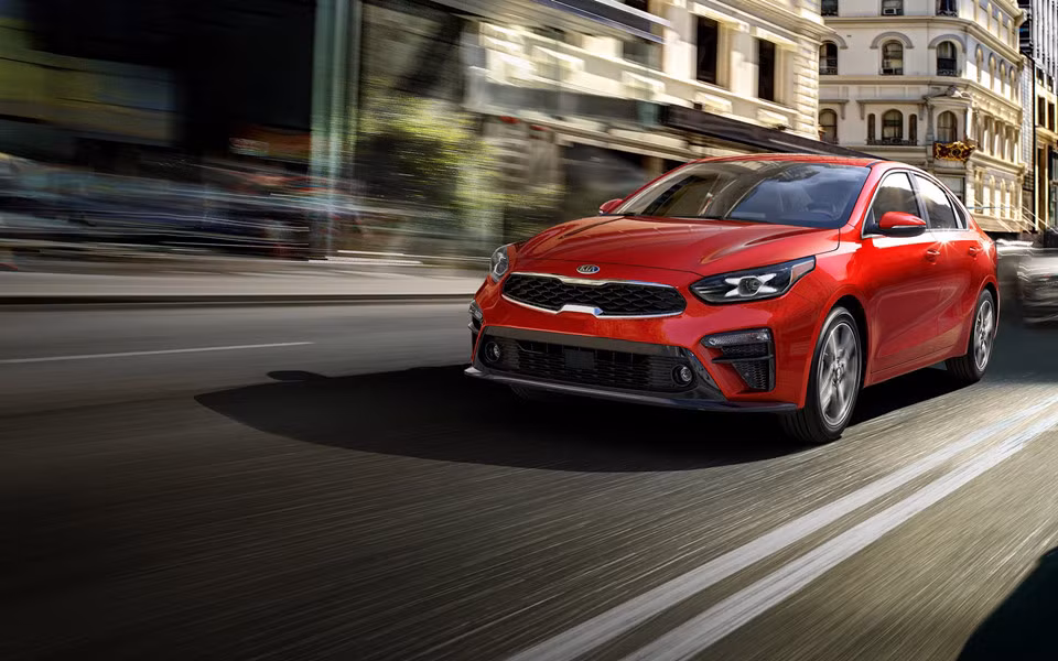 Hãng xe hơi Kia đã chính thức mở bán chiếc sedan hạng C - Kia Forte 2019 mới tại Mỹ. Theo đó, Kia Forte 2019 sẽ có giá bán đề nghị từ 17.690 USD (đã bao gồm phí vận chuyển 895 USD) (khoảng gần 414 triệu đồng).