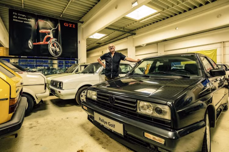 Gần như mọi phiên bản, thế hệ của dòng xe Volkswagen Golf đều có mặt trong garage cá nhân của ông Juza.