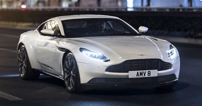 Sau khoảng thời gian đón siêu phẩm Aston Martin DB11 vào tháng 9/2016, với trang bị động cơ tăng áp kép V12 5,2 lít và giá bán khoảng 2 triệu RM (khoảng 11,77 tỷ), tới đây, nhiều dự đoán cho rằng người tiêu dùng Malaysia sẽ có cơ hội sở hữu mẫu Aston Martin DB11 động cơ V8 với giá rẻ hơn.