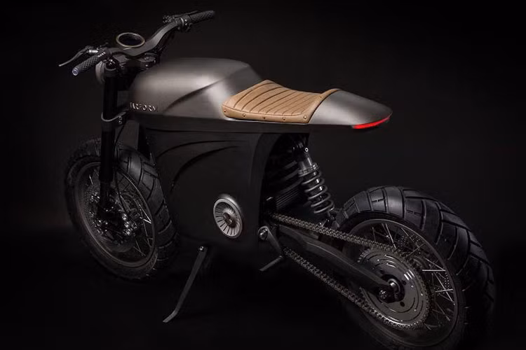 Chiếc xe của Tarform còn có thêm tính năng kết nối với smartphone, có tác dụng gửi thông báo/lời nhắc đến cho người dùng mỗi khi xe cần sửa chữa.