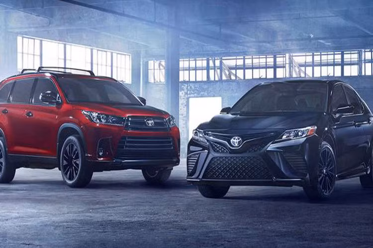 Hiện giá bán xe Toyota Camry và Highlander Nightshade Special Edition 2019 vẫn còn ẩn số. Đáng chú ý khi Toyota Highlander Nightshade Special Edition 2019 sẽ được sản xuất với số lượng đúng 5.000 chiếc.