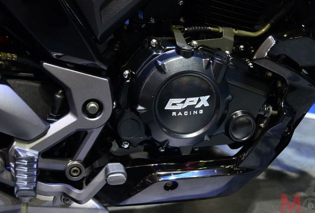 Động cơ của GPX Razer 220 là xăng, 4 thì, SOHC, có dung tích 223 cc. Động cơ này cũng có công nghệ phun nhiên liệu điện tử điều khiển qua ECU và được làm mát bằng dung dịch. Tuy nhiên, các thông số sức mạnh của động cơ này vẫn còn là ẩn số khiến nhiều người tò mò.