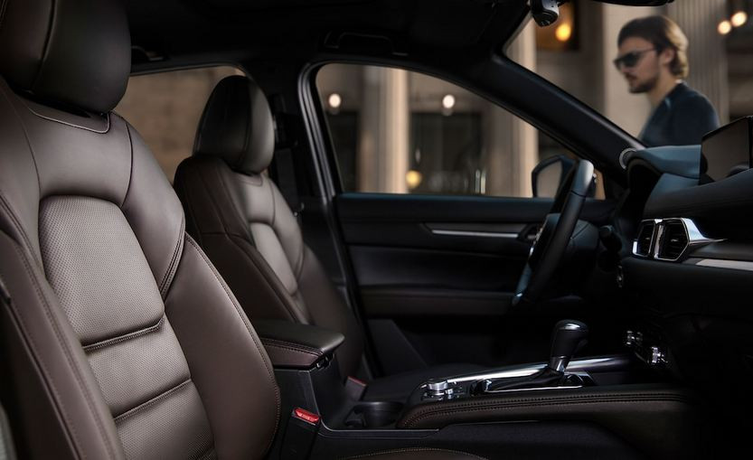 Mazda trang bị cho CX-5 Signature hệ thống điều khiển động học GVC Plus mới (G-Vectoring Control Plus) – vốn cũng là trang bị tiêu chuẩn trên tất cả các phiên bản của CX-5 2019 tại Mỹ.