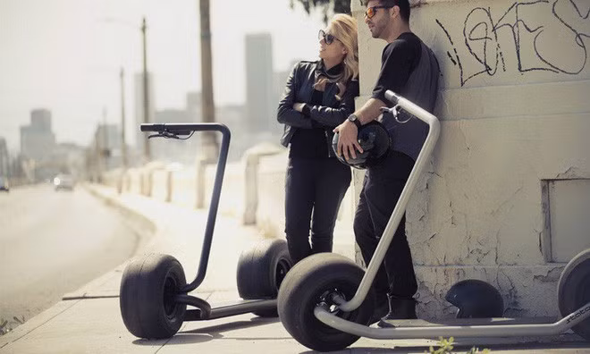 Nhìn thiết kế có vẻ tối giản nhưng xe máy điện Stator mới có trọng lượng khoảng 41kg và có thể chở thêm người với trọng lượng tối đa lên tới 113kg.