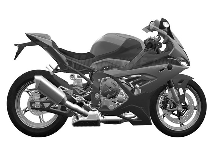 Những hình ảnh khá nóng này cho thấy thiết kế BMW S1000RR 2019 dù rất mới nhưng vẫn được giữ lại một số chi tiết "chữ ký" của S1000RR, chẳng hạn như dàn áo bất đối xứng, bộ quây 2 bên vẫn giữ nguyên thiết kế kiểu vây cá mập.