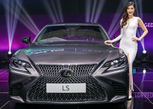 Ba phiên bản mới nhất của mẫu sedan hạng sang cao cấp Lexus LS bản 2018 đã chính thức ra mắt người tiêu dùng Đông Nam Á, cụ thể là tại thị trường Malaysia mẫu xe này sẽ có mức giá từ 4,6 tỷ đồng.