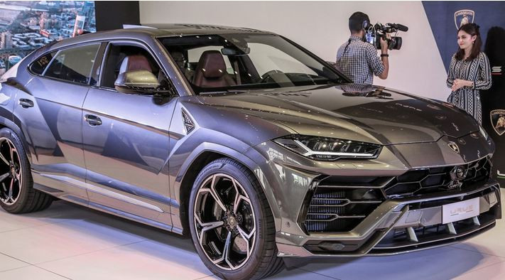 Chưa tính đến trang bị đặt thêm và các lại thuế phí nhưng mức giá của siêu SUV Lamborghini Urus vừa ra mắt tại thị trường Malaysia đã lên đến 255.000 USD( khoảng hơn 5,8 tỷ đồng).