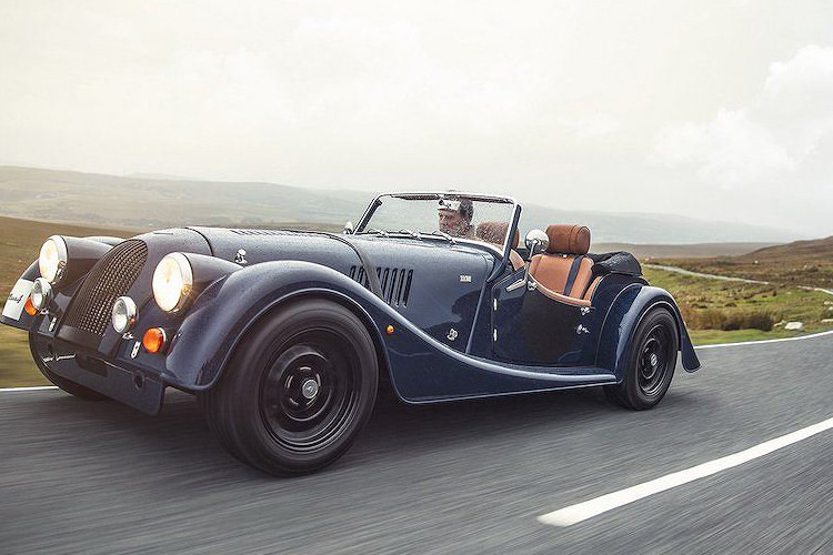 Cùng với đó hãng sẽ đưa ra những nâng cấp dành riêng cho những mẫu xe này như logo kỉ niệm 110 năm của hãng Morgan nằm gần nắp capô, hệ thống ống xả thể thao cùng các chi tiết nội thất đặc biệt.