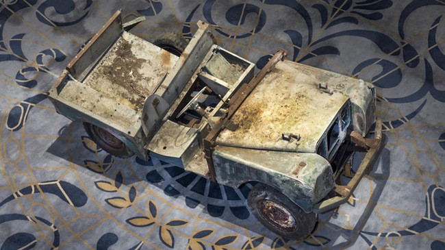 Vào thời điểm được phát hiện, chiếc Land Rover Defender JUE 477 gần như đã vô phương cứu vãn nếu được phát hiện muộn hơn.