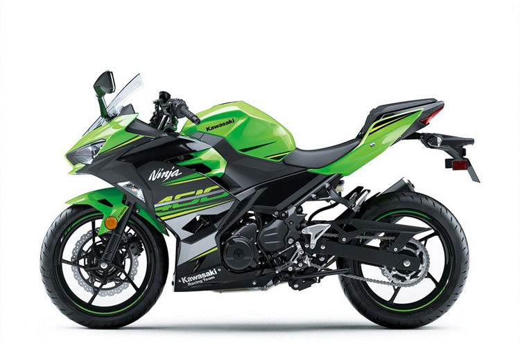 Kawasaki Ninja H2 SX - sport-touring tối cao trong phân khúc 1.000cc. Kawasaki Ninja H2 SX sử dụng động cơ siêu nạp 4 xy-lanh thẳng hàng, dung tích 998 cc, tạo ra công suất tối đa hơn 206 mã lực và mô-men xoắn cực đại 137 Nm.