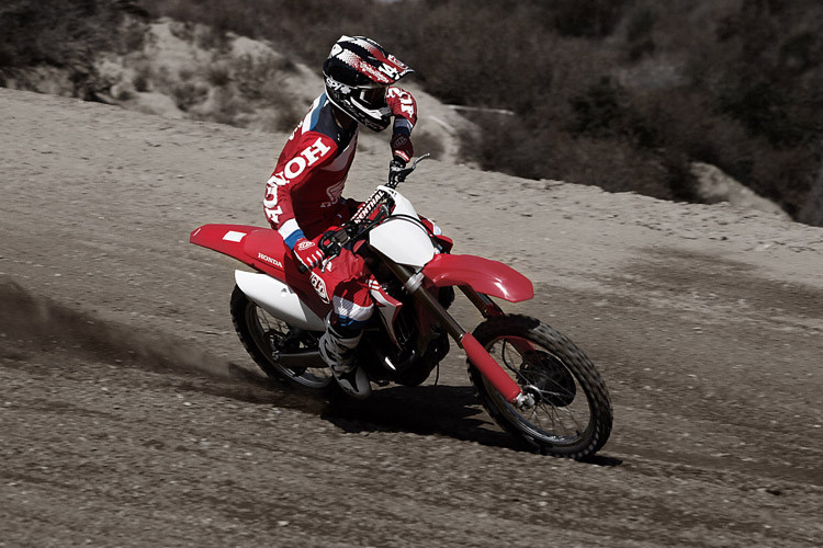 Đứng đầu dòng xe Motocross của năm 2018 là mẫu Honda CRF450R mới với hiệu năng vận hành tuyệt vời, giúp nhiều tay đua cán đích đầu tiên ở nhiều giải đua thuộc hệ thống FIM, AMA và các hệ thống khác.