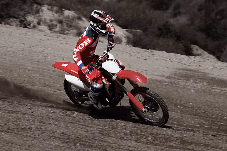 Đứng đầu dòng xe Motocross của năm 2018 là mẫu Honda CRF450R mới với hiệu năng vận hành tuyệt vời, giúp nhiều tay đua cán đích đầu tiên ở nhiều giải đua thuộc hệ thống FIM, AMA và các hệ thống khác.