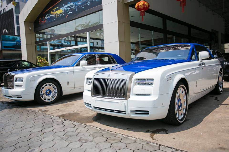 Cặp đôi siêu xe sang Rolls-Royce độc bản là Phantom Series II Nautica và Phantom Drophead Coupe Series II Nautica từng được biết đến là siêu xe xa xỉ được giới thượng lưu Trung Đông ưa chuộng. Tuy nhiên, mới đây nhất, một đại gia ở Campuchia đã rất chịu chơi khi tậu bộ đôi này về làm sở hữu riêng của mình.