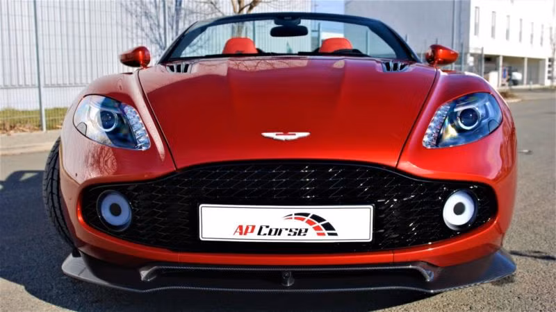 1,48 triệu USD ( tương đương khoảng 34 tỷ đồng) được cho là mức giá "cắt cổ" được nhà sản xuất được ra để thử thách độ chịu chơi của giới đại gia thế giới khiến nhiều người yêu xe choáng váng.