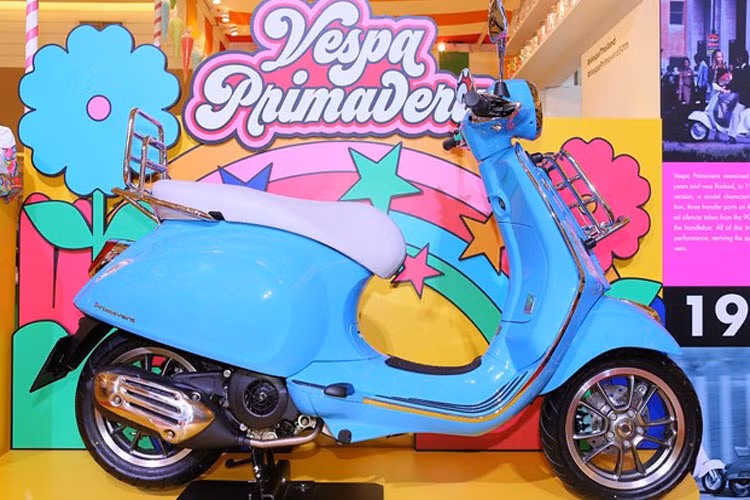 Ngoài mức giá có phần đắt đỏ hơn thì thiết kế bản kỷ niệm 50 năm Primavera tại Thái Lan cũng có đôi nét khá so với mẫu xe ra mắt ở thị trường Việt.