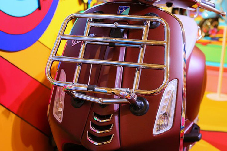 Theo đó điểm khác biệt rõ nét và dễ dàng nhìn thấy nhất đó là phía mặt nạ trước